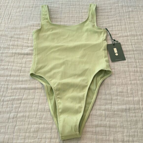 Daily Drills One Piece Bathing Suit Green Size Medium New With Tags - Picture 1 of 8